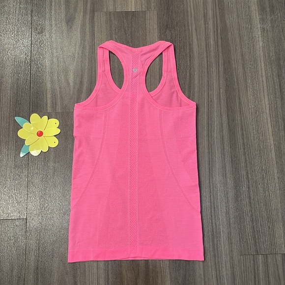 Lululemon Swiftly Tech Racerback - Picture 2 of 10